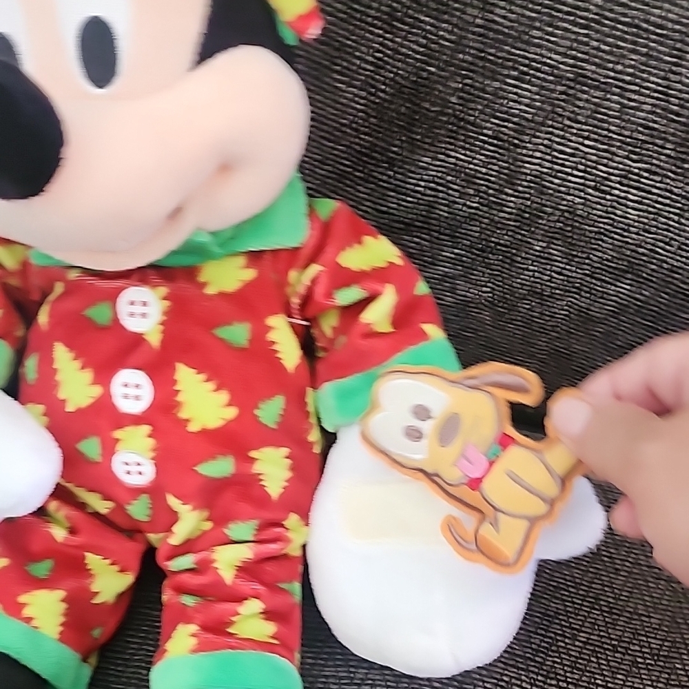 Disney Mickey and Minnie Mouse Holiday Plush Set - Red and Green - Picture 8 of 15